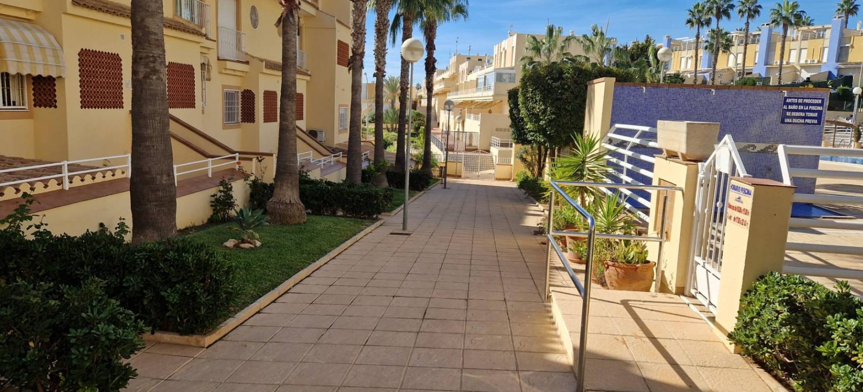 Resale - Apartment - Orihuela Costa - Campoamor