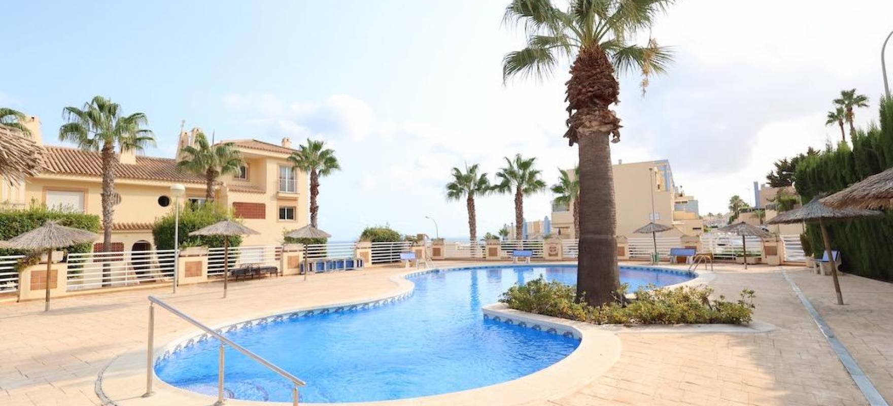 Resale - Apartment - Orihuela Costa - Campoamor