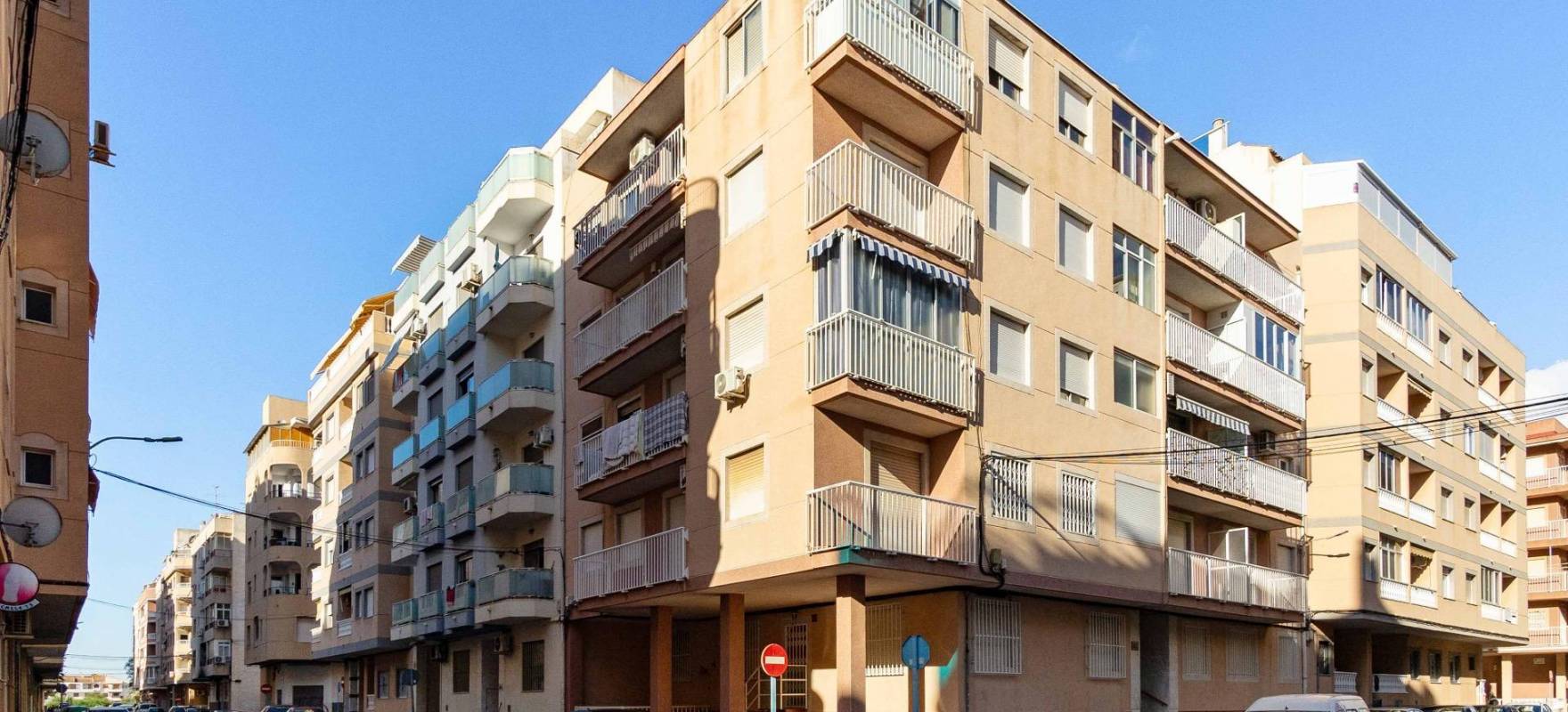 Resale - Apartment - Torrevieja - Acequion