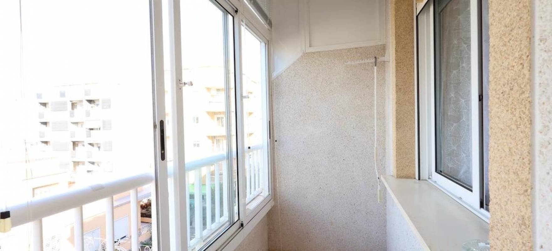 Resale - Apartment - Torrevieja - Acequion