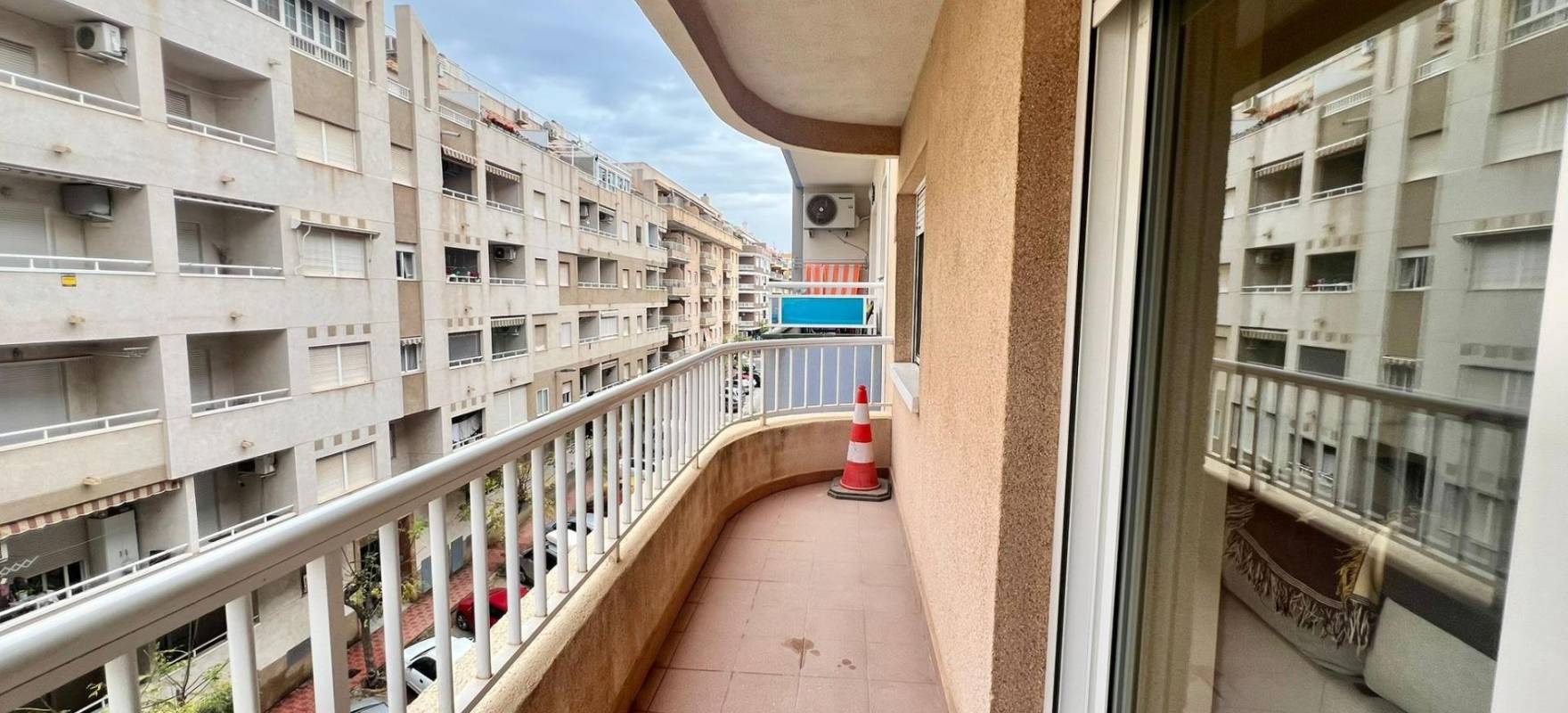 Resale - Apartment - Torrevieja - Acequion