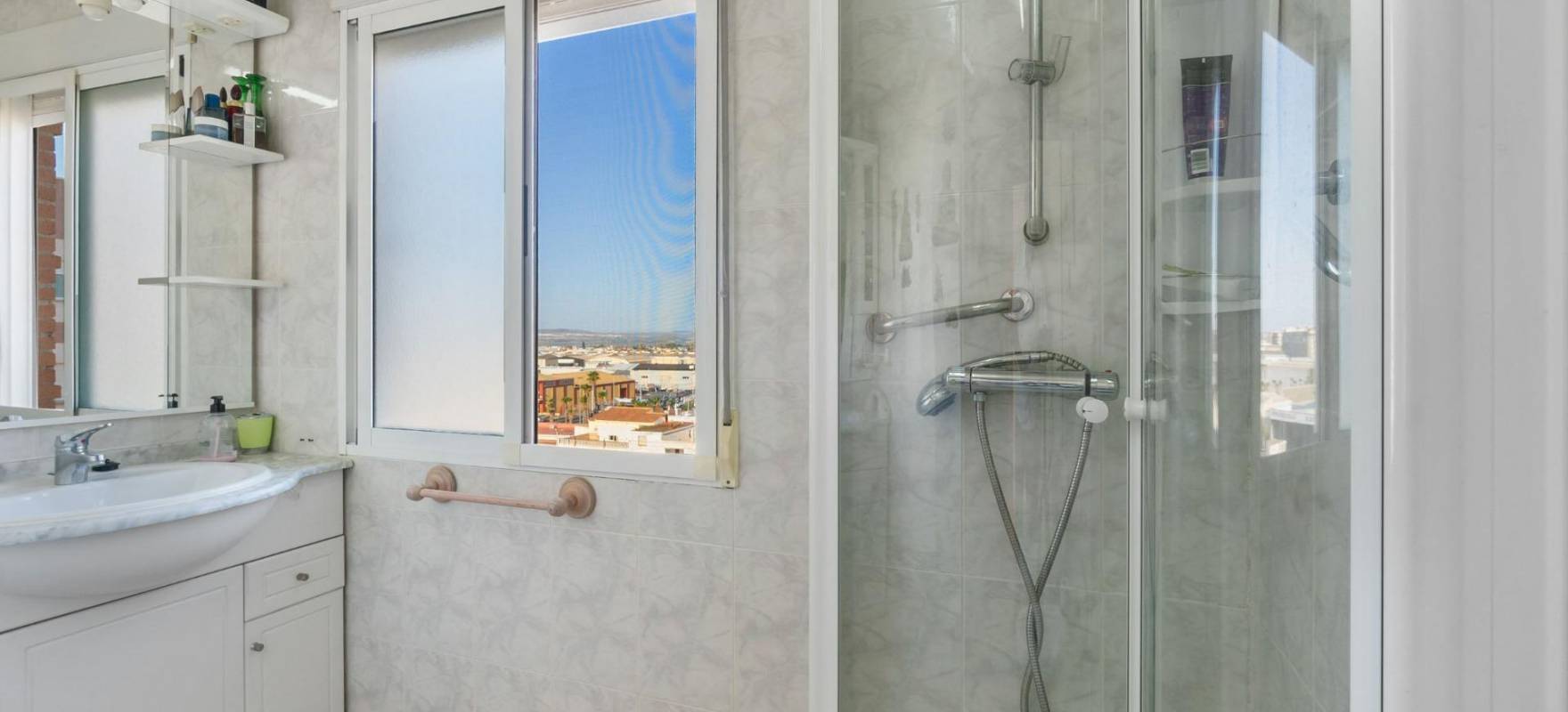 Resale - Apartment - Torrevieja - Calas blanca