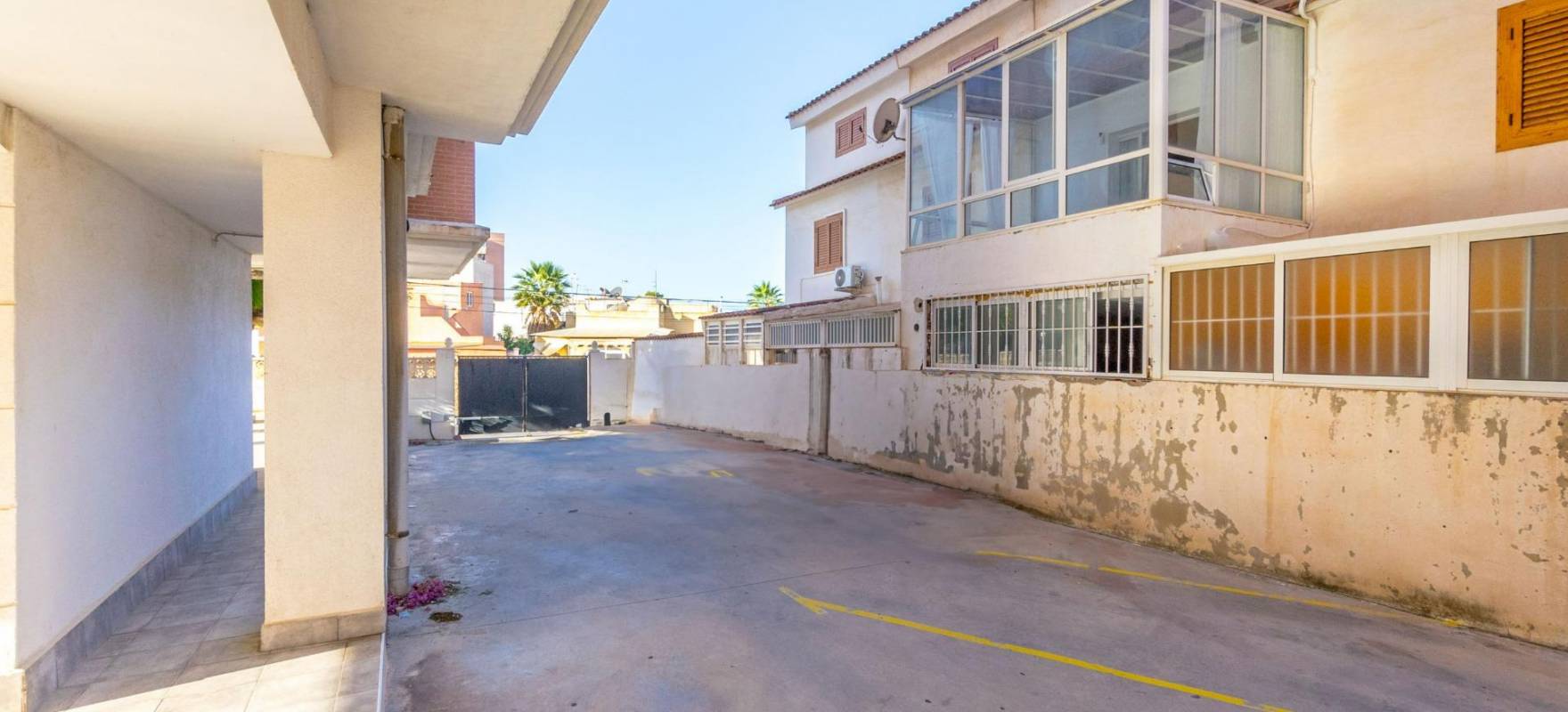 Resale - Apartment - Torrevieja - Calas blanca