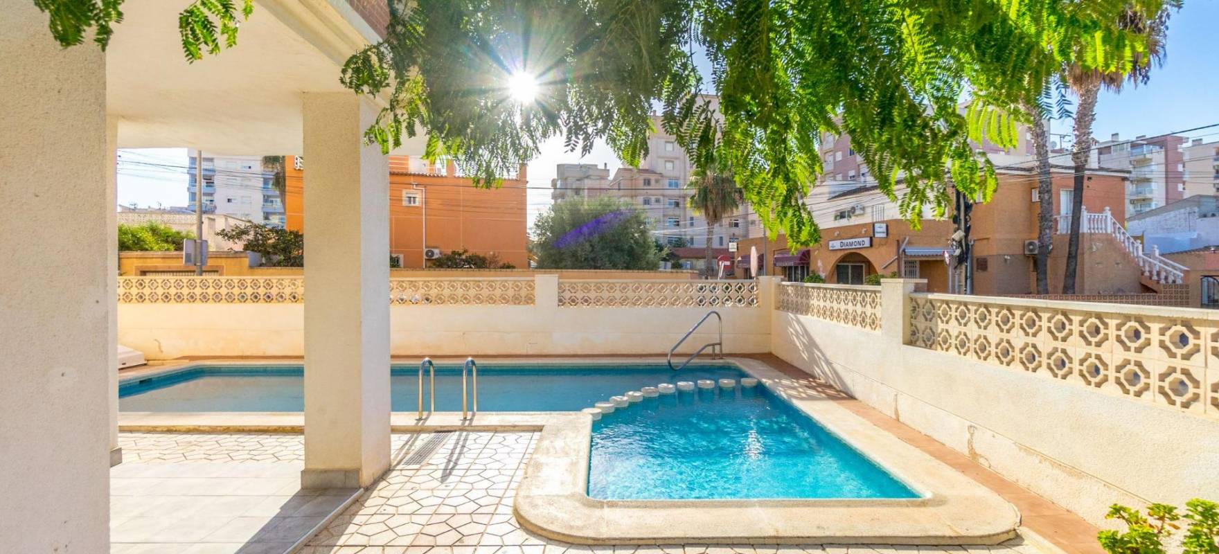 Resale - Apartment - Torrevieja - Calas blanca