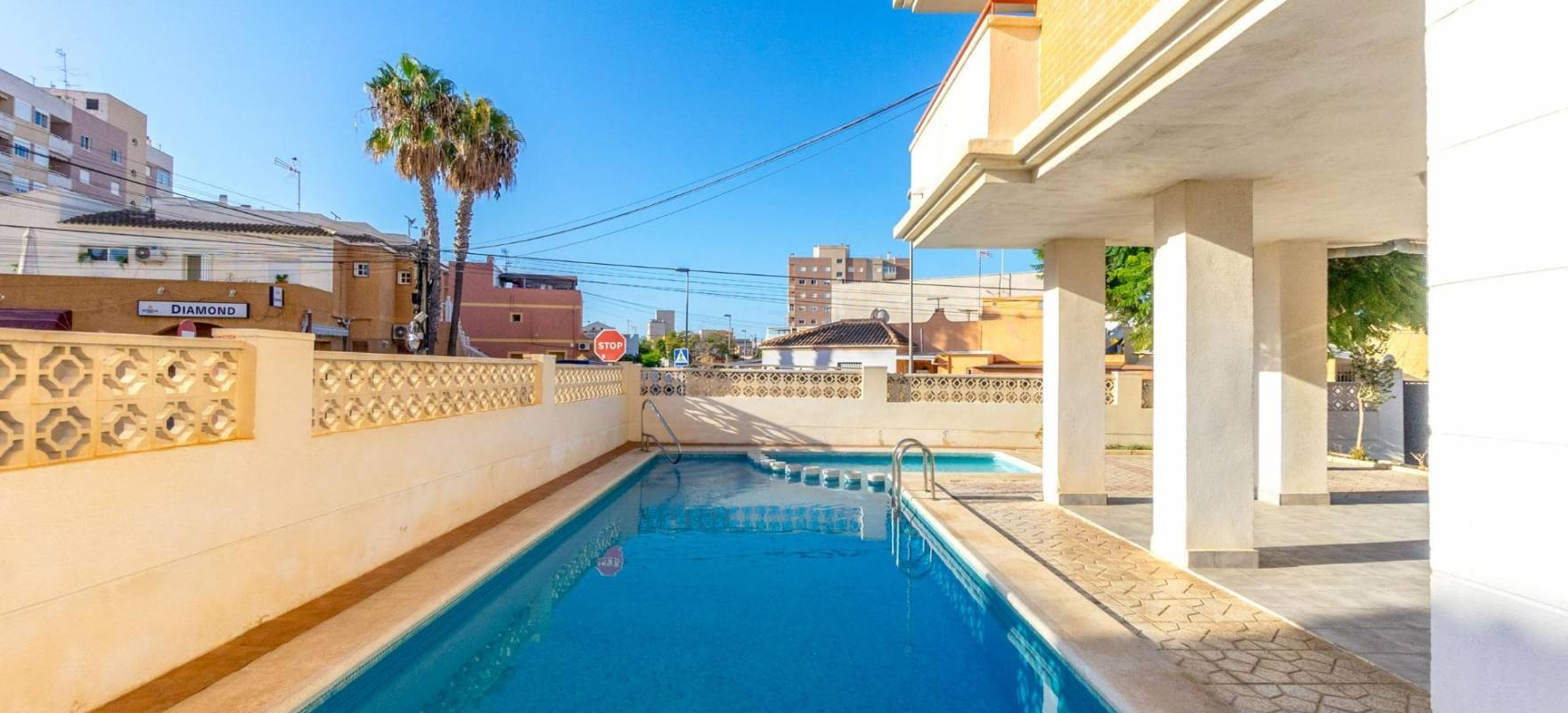 Resale - Apartment - Torrevieja - Calas blanca