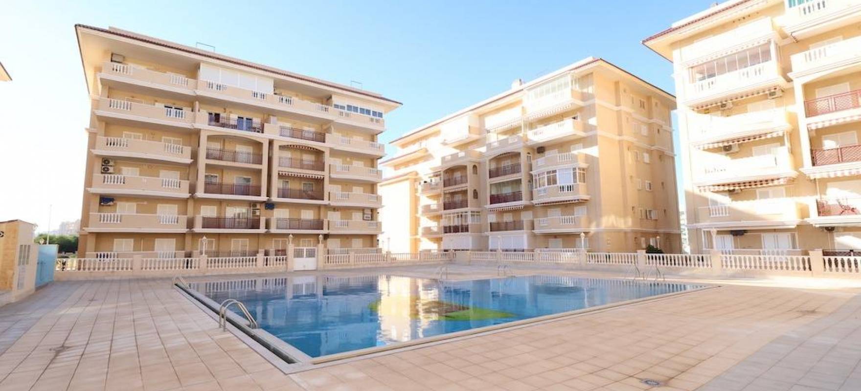 Resale - Apartment - Torrevieja - La Mata