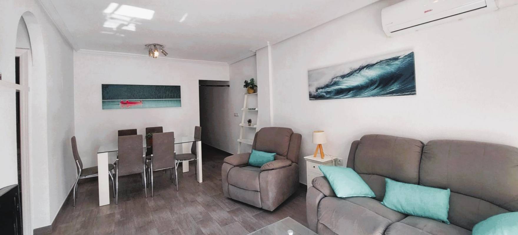 Resale - Apartment - Torrevieja - Paseo maritimo