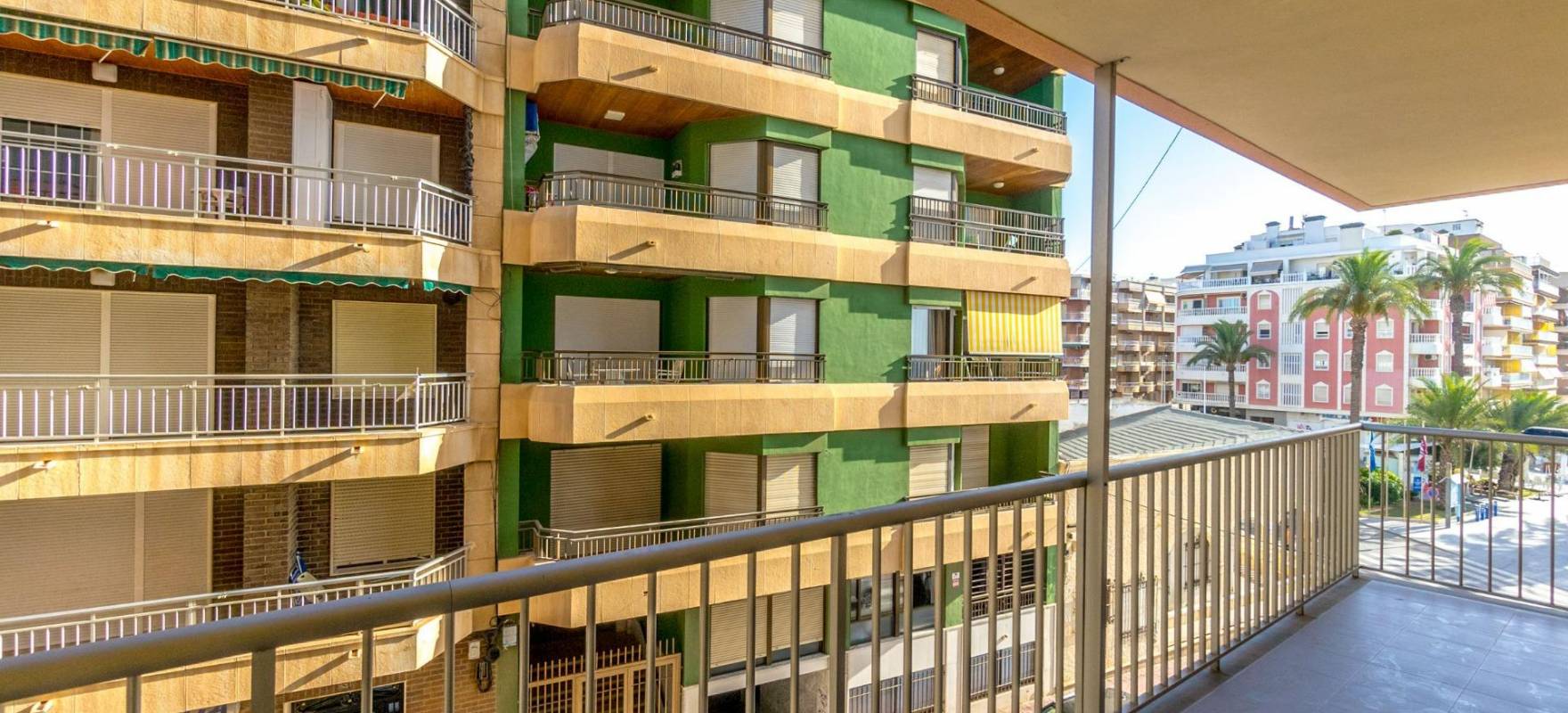 Resale - Apartment - Torrevieja - Playa del cura