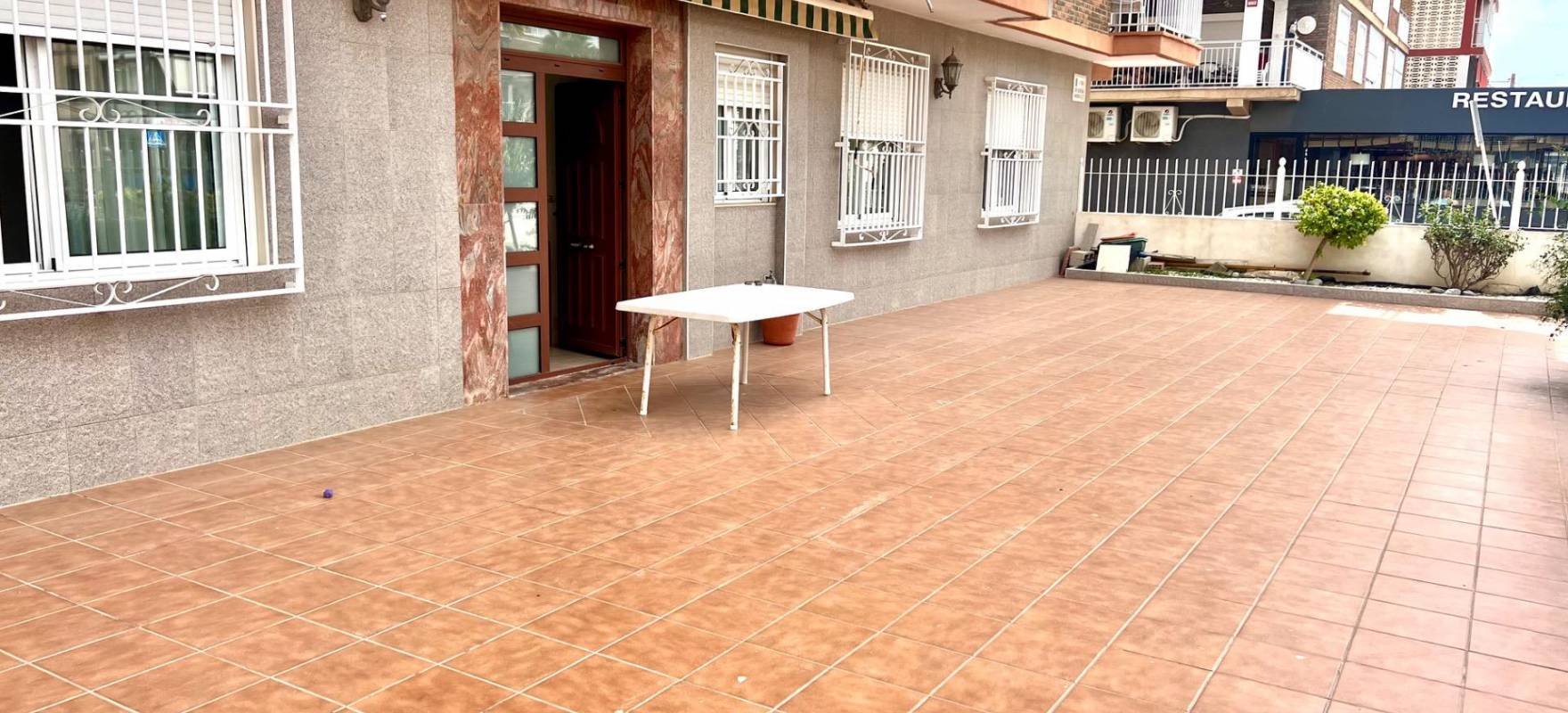 Resale - Ground Floor - Torrevieja - Playa de los Naufragos