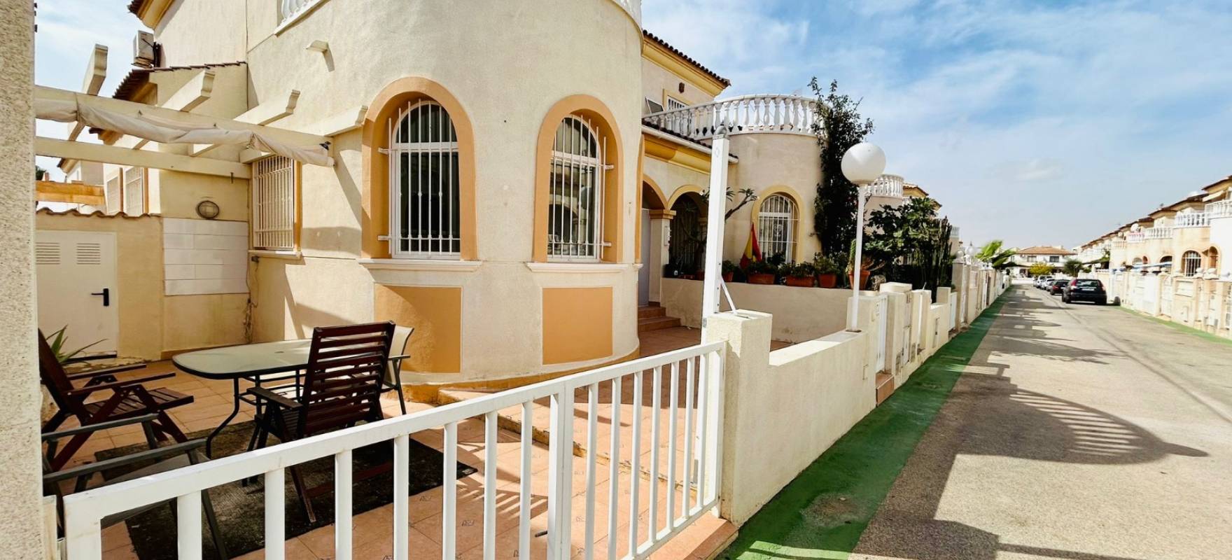 Resale - Single Family Home - Torrevieja - Sector 25