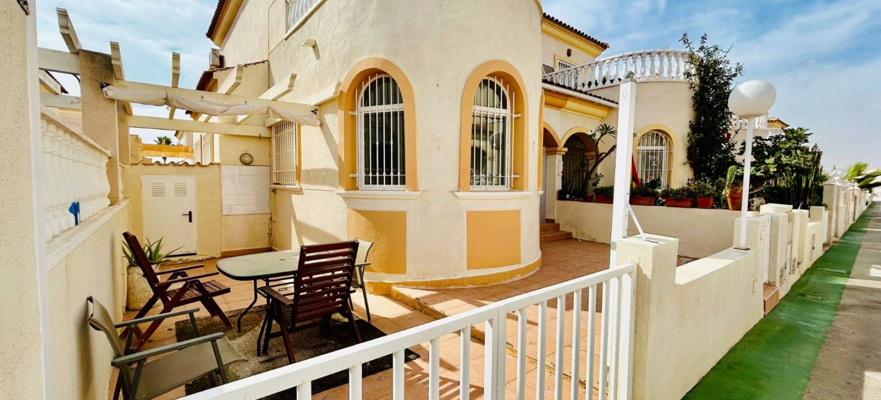 Resale - Single Family Home - Torrevieja - Sector 25