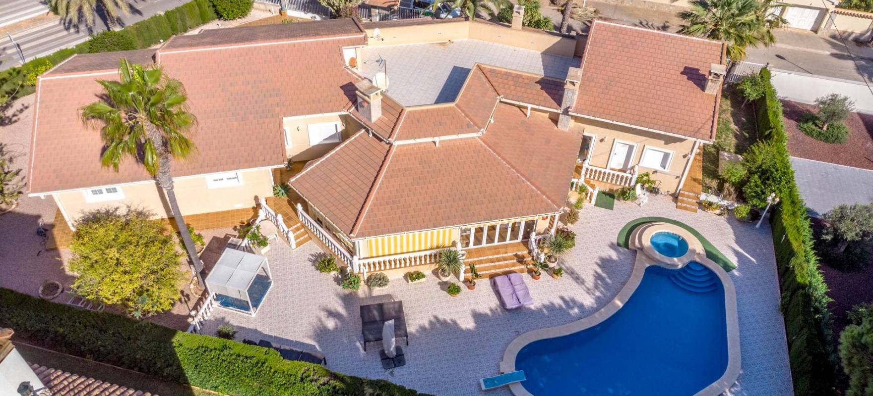 Resale - Villa - Cabo Roig - MUY CERCA DE LA PLAYA