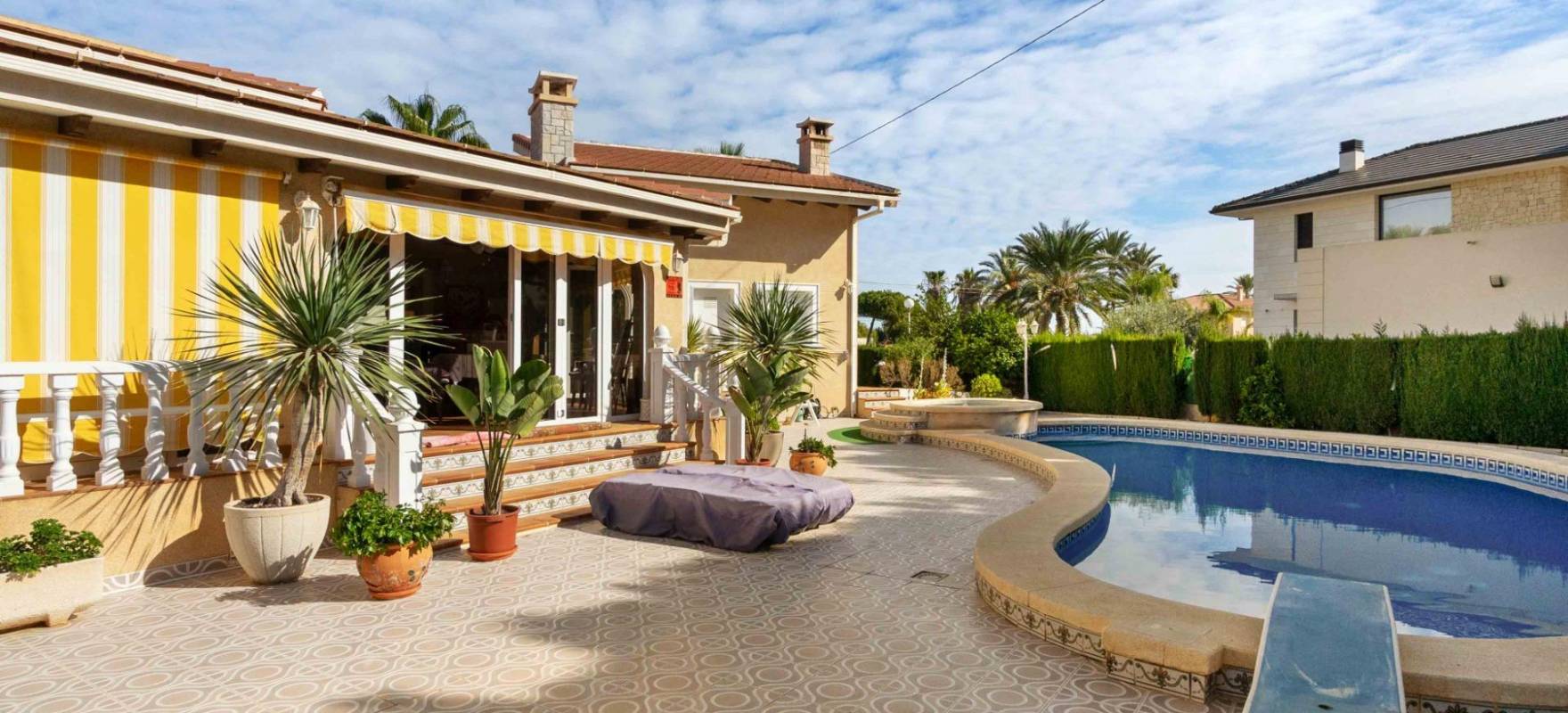 Resale - Villa - Cabo Roig - MUY CERCA DE LA PLAYA