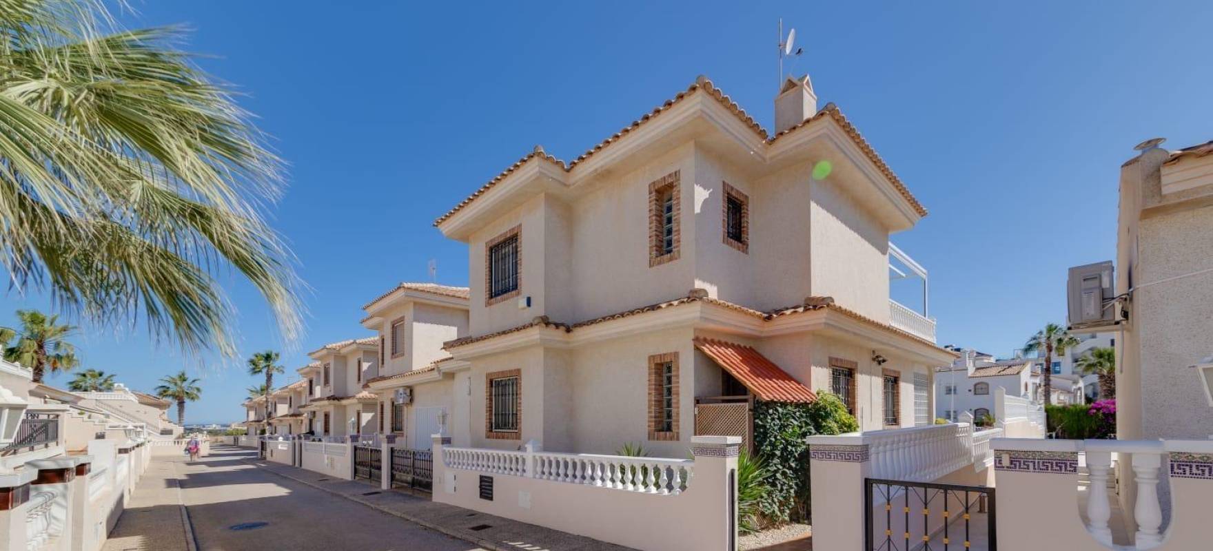 Resale - Villa - Orihuela Costa - Los Dolses