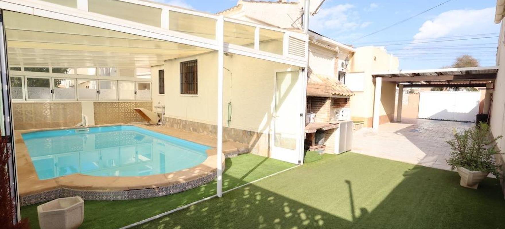 Resale - Villa - Torrevieja - La Siesta - El Salado - Torreta