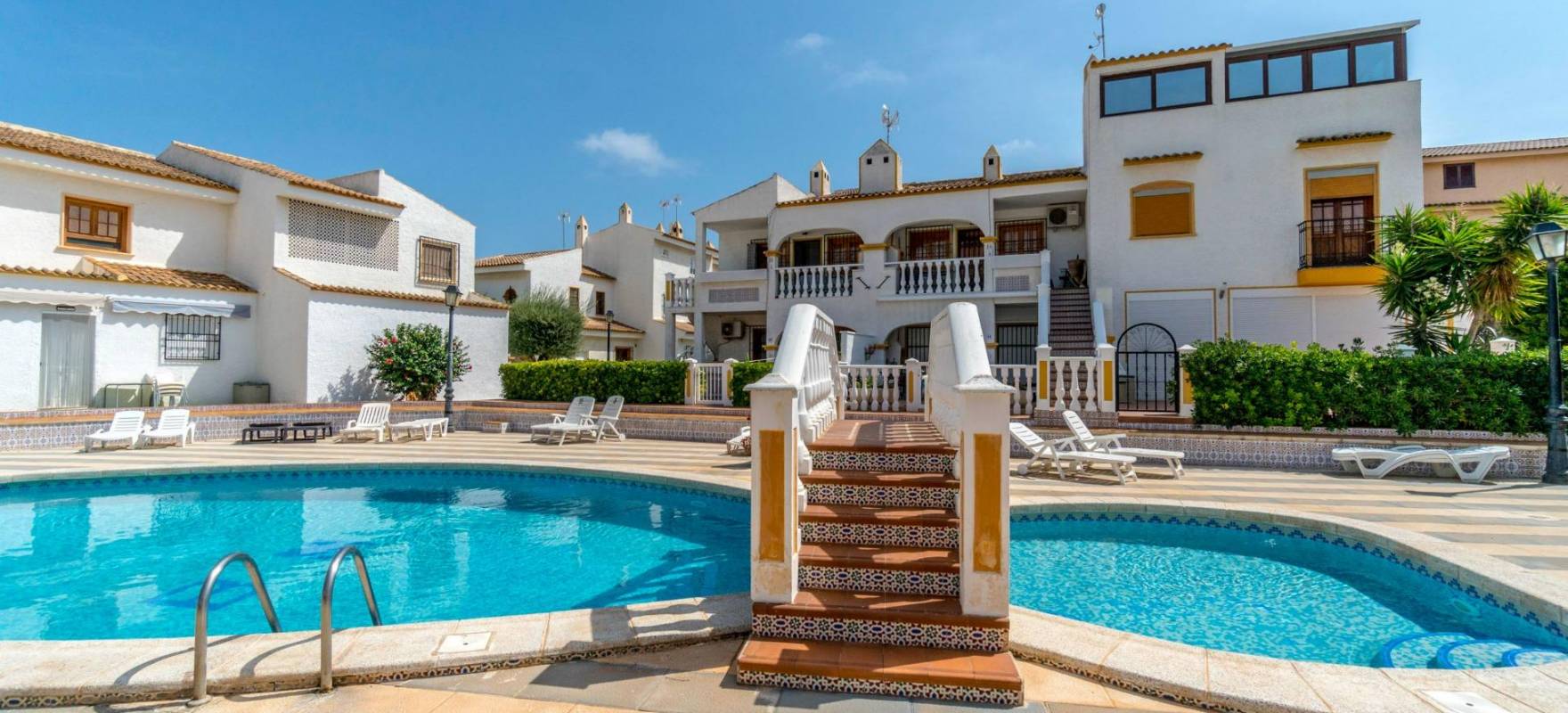 Resale - Villa - Torrevieja - Los altos