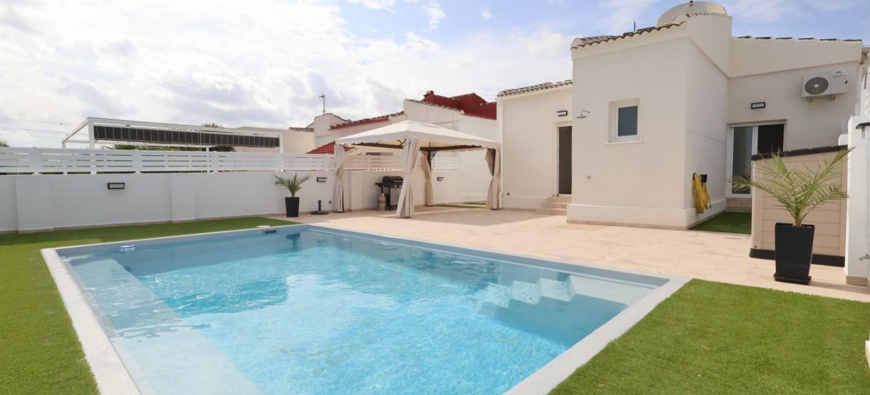 Resale - Villa - Torrevieja - San luis